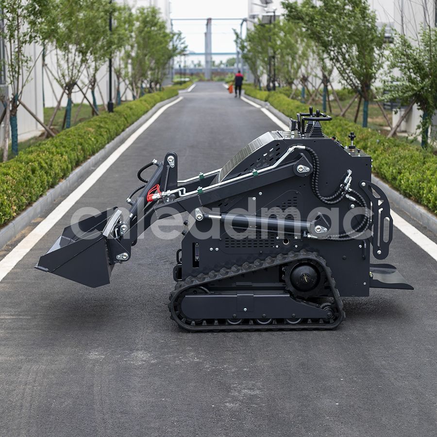 Электрический или дизельный мини-погрузчик? Полное руководст