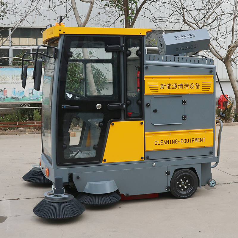 New energy sweeping vehicle